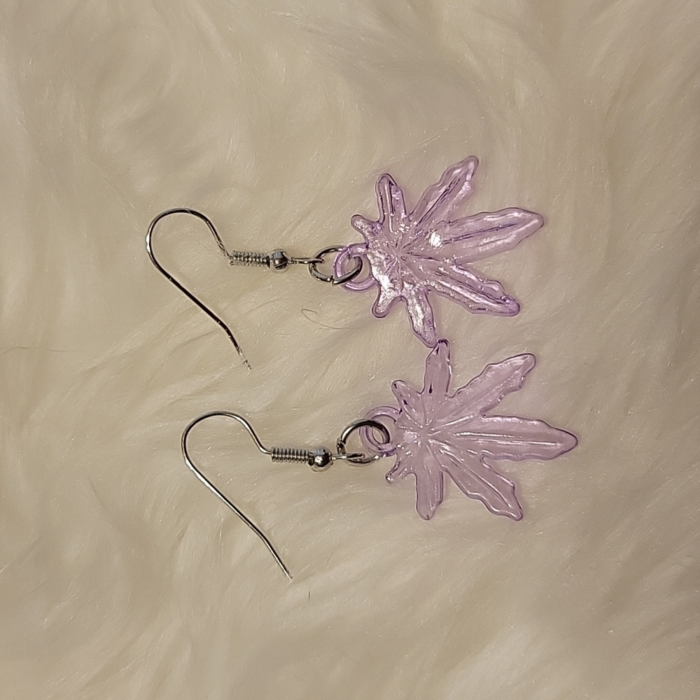 Leaf dangling earrings